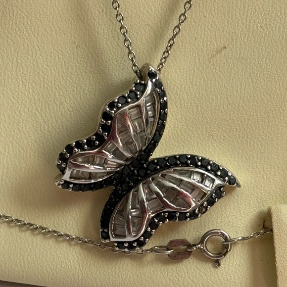 925 , 92.5% silver butterfly necklace Handmade with black Gemstone &crystal - Picture 1 of 9